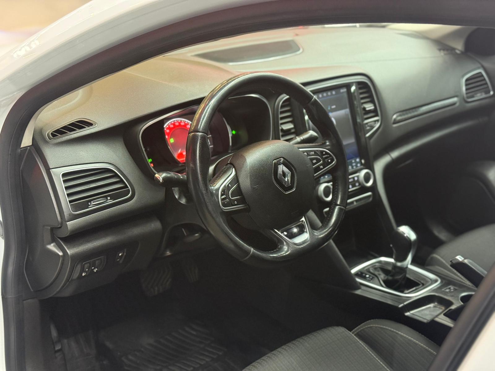 Yılmaz Motors'dan Renault Megane Sedan 1.5 DCI Touch EDC